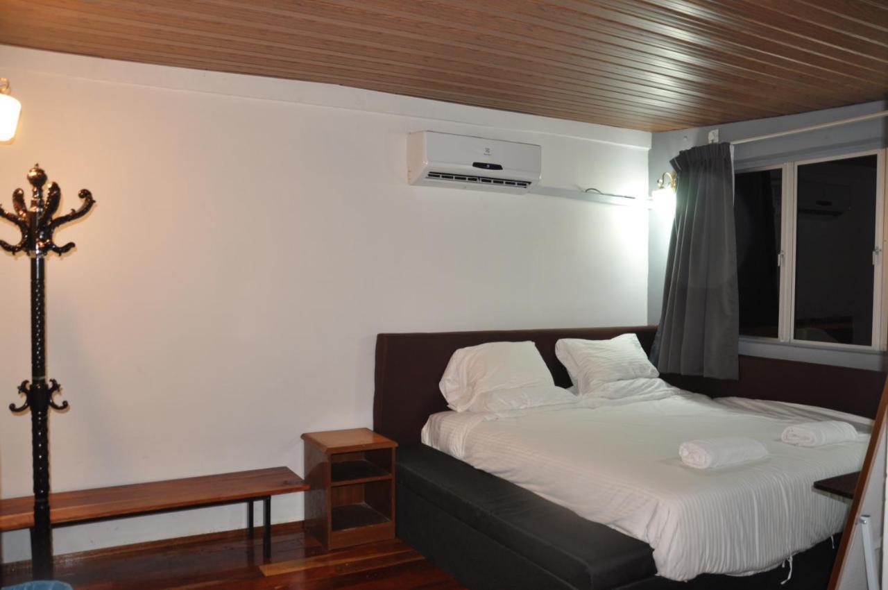 Joe Fisherman Inn Kampung Teluk Nipah Buitenkant foto