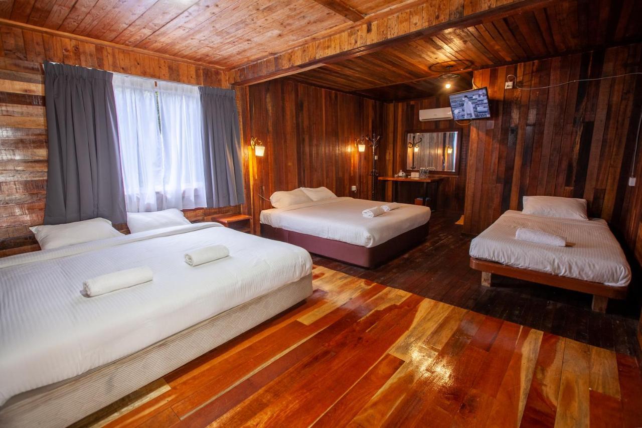Joe Fisherman Inn Kampung Teluk Nipah Buitenkant foto