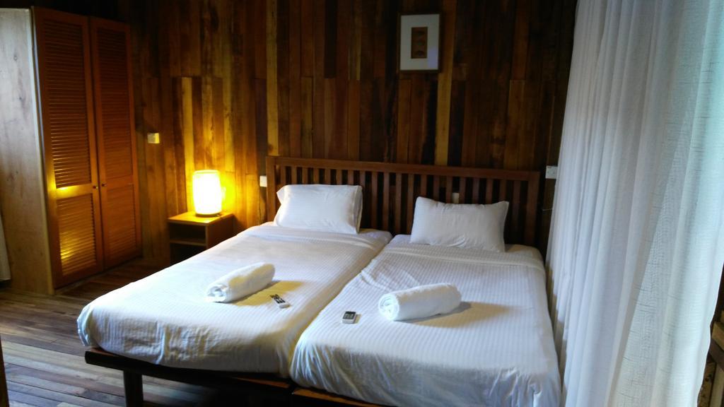 Joe Fisherman Inn Kampung Teluk Nipah Buitenkant foto