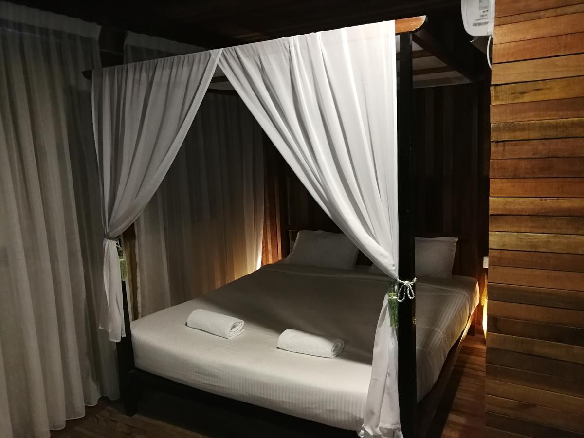 Joe Fisherman Inn Kampung Teluk Nipah Buitenkant foto